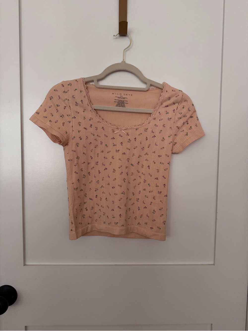 wild skye peach floral ribbed scoop crop top